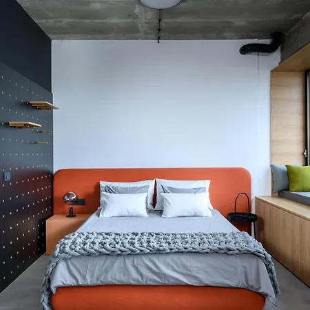 Apartment Headline *