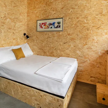 Headline Apartment *